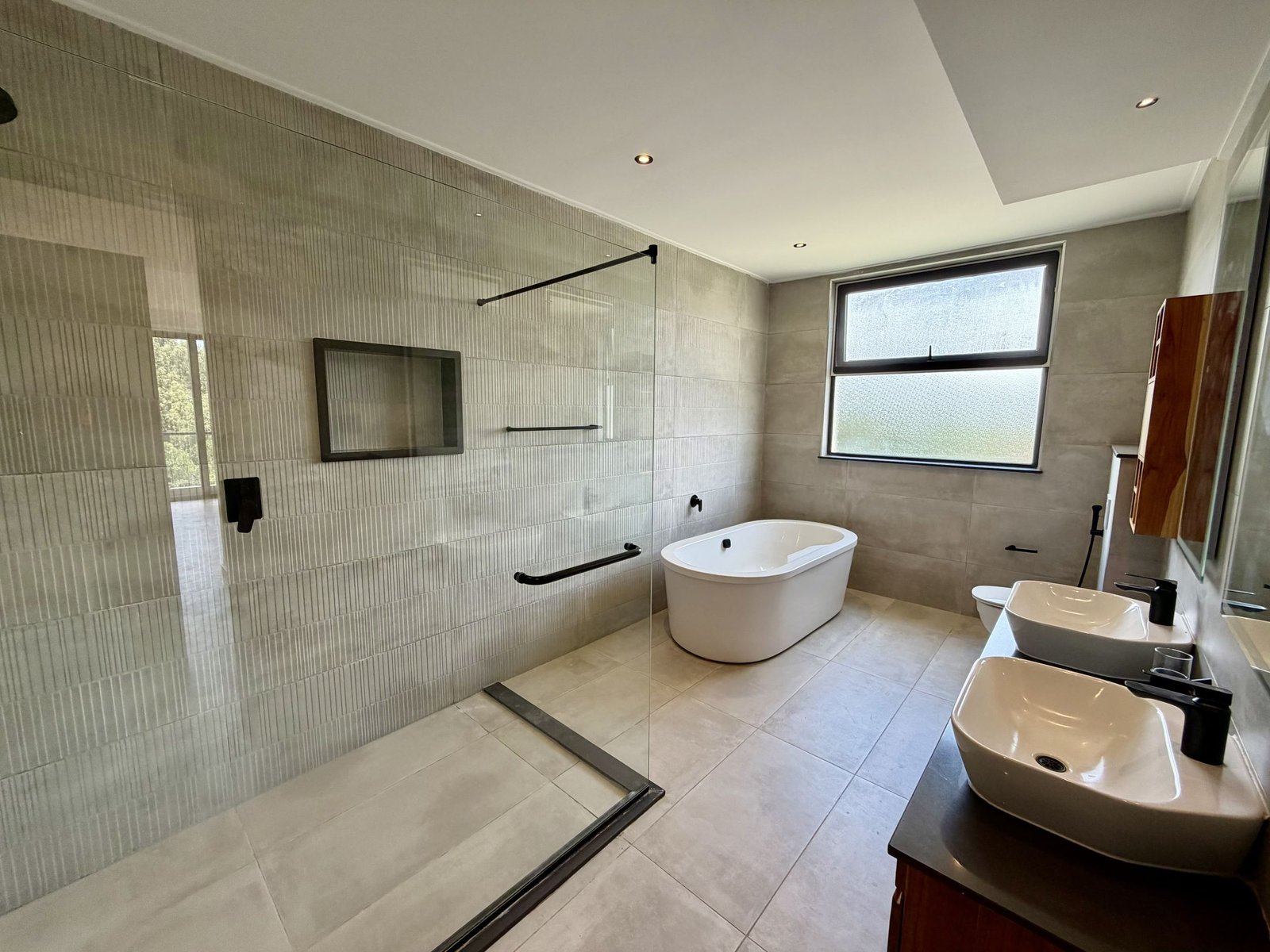 4 bedroom apartments for sale in westlands peponi oakland residences master bedroom bathroom 2