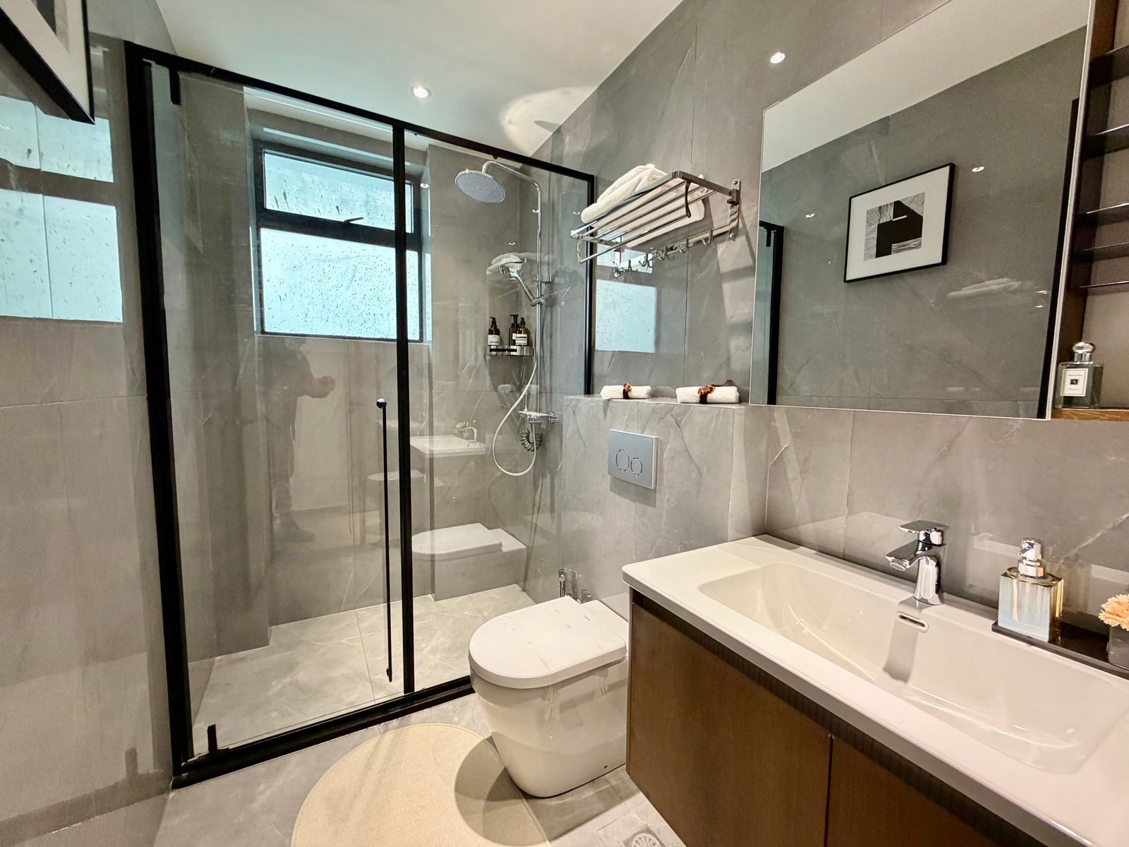 Diplomat Residency Apartments in Westlands master bath