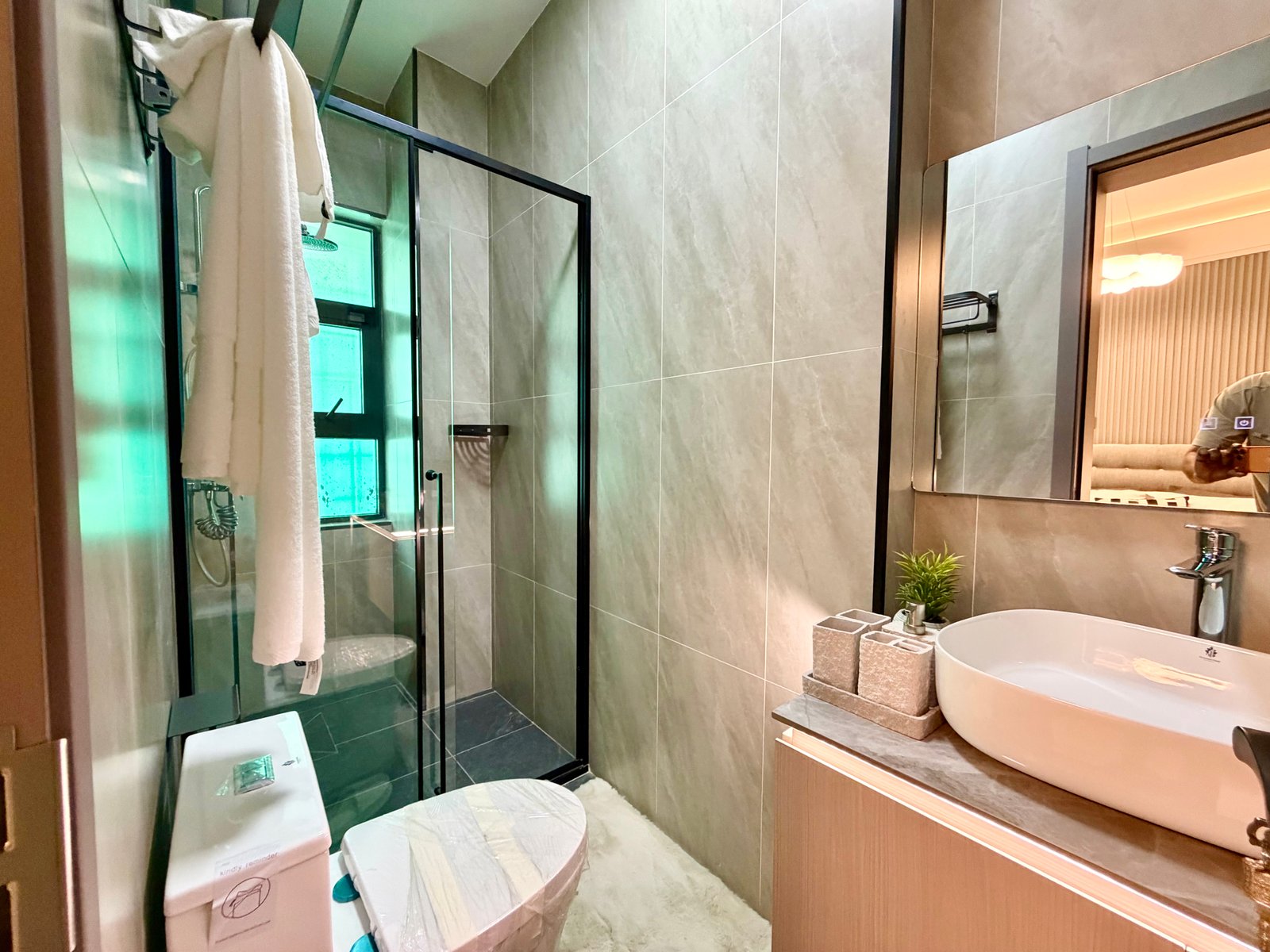 Crystal Oak 5 bedroom Apartments in Kileleshwa Guest bedroom one bathroom