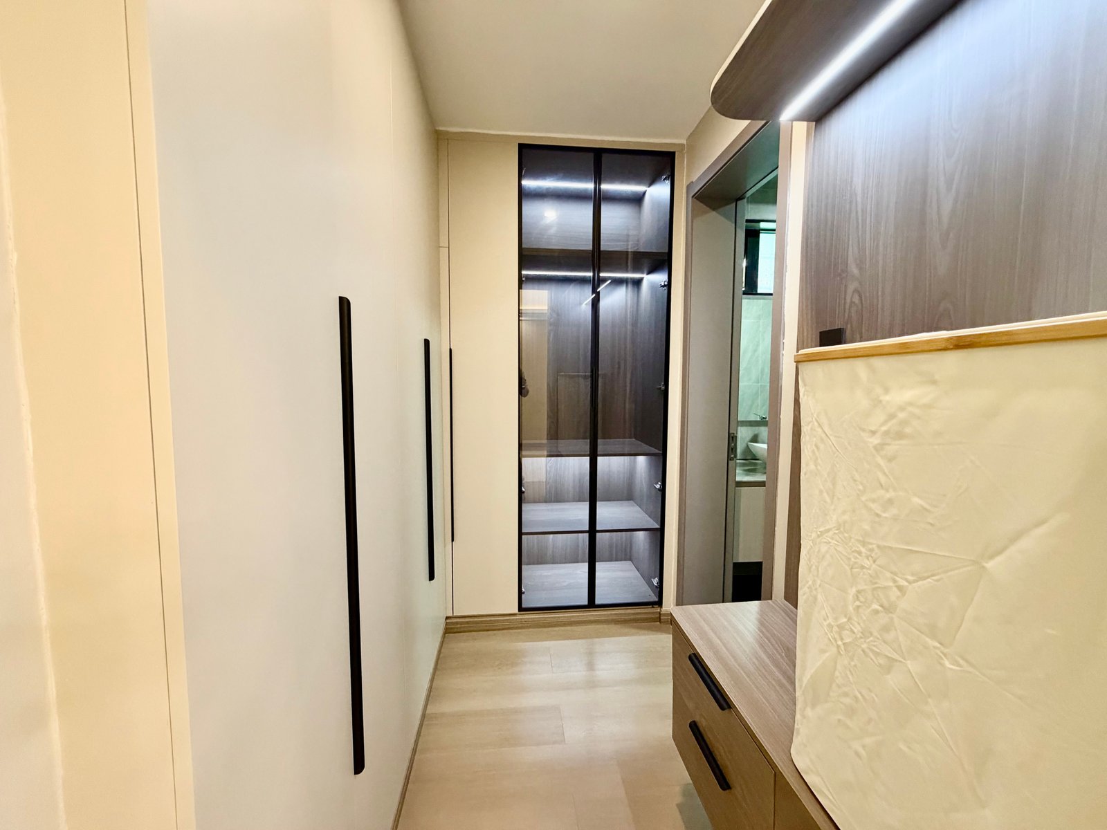 Crystal Oak 5 bedroom Apartments in Kileleshwa Master bedroom closet