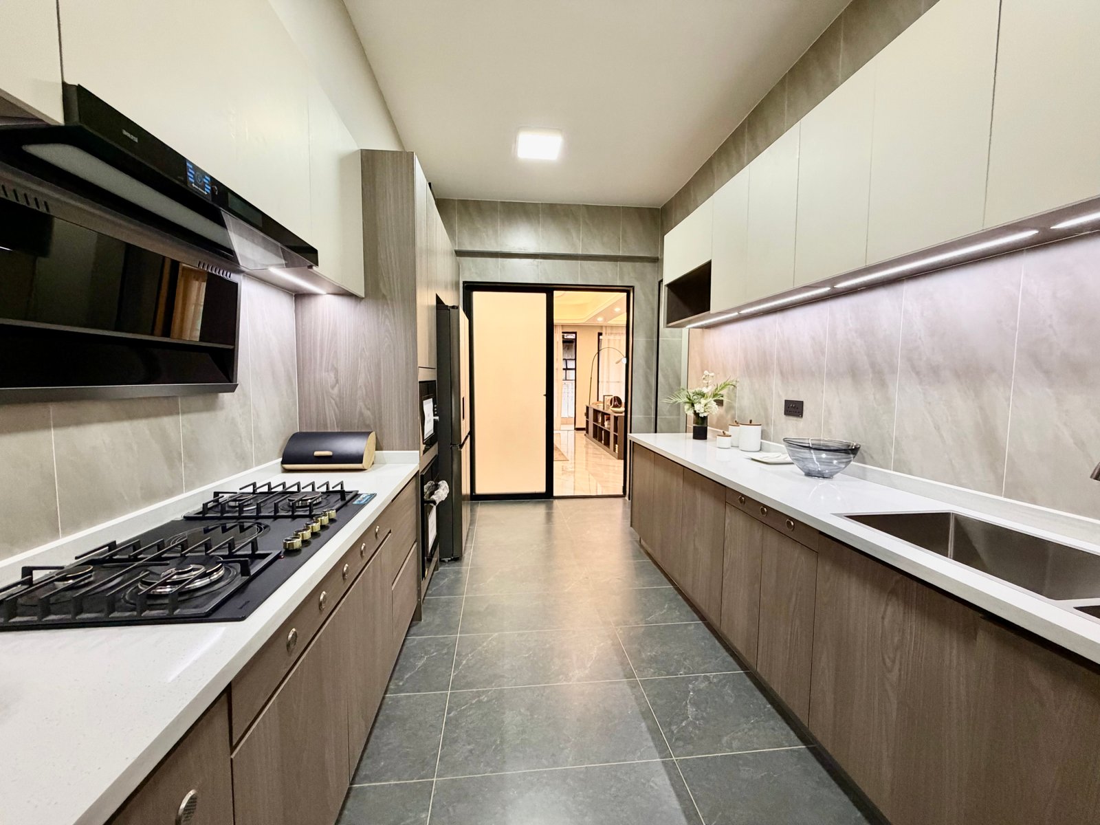 Luxury kitchen in crystal oak kileleshwa