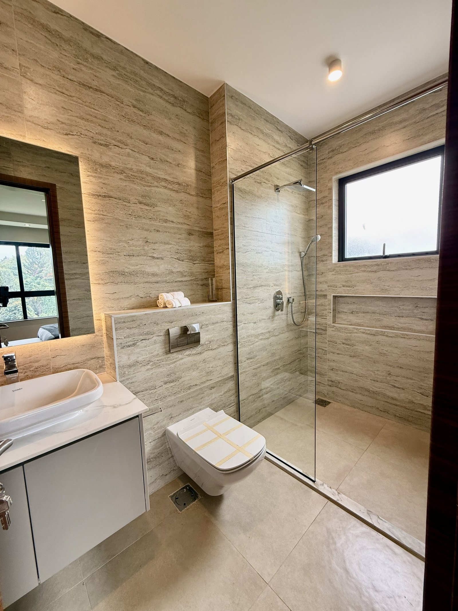 saruni apartments in riverside guest bathroom