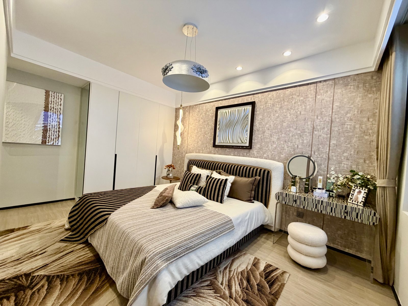 guest bed Golden Mansion Apartments