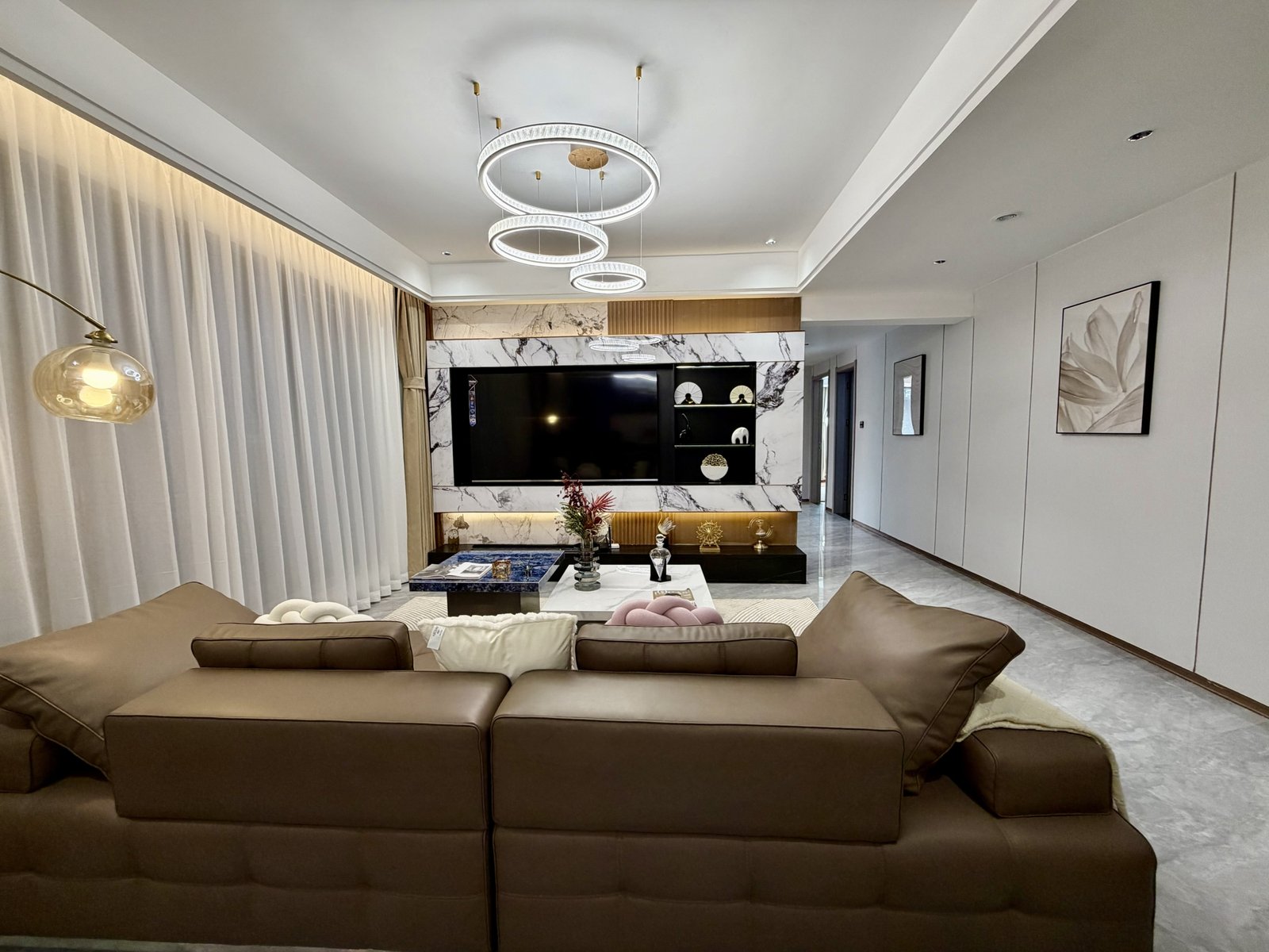 Sitting Room and Tv Of 3 Bedrooms At Luckinn Ivy Residence In Westlands
