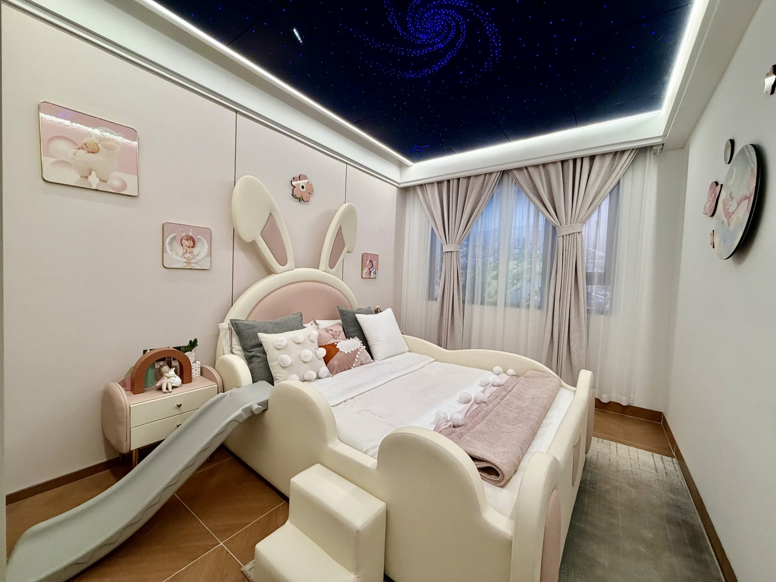 Stylish Bedroom Pink theme Of 3 Bedrooms At Luckinn Ivy Residence In Westlands