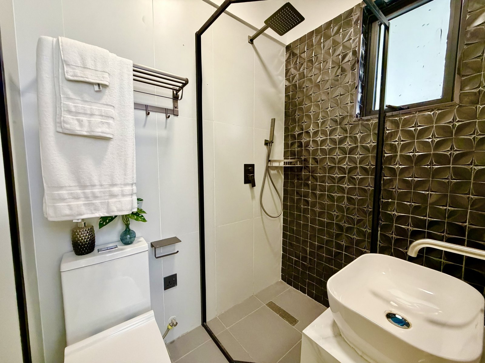 Bathroom Of 3 Bedrooms At Capricorn Residences In Kilimani