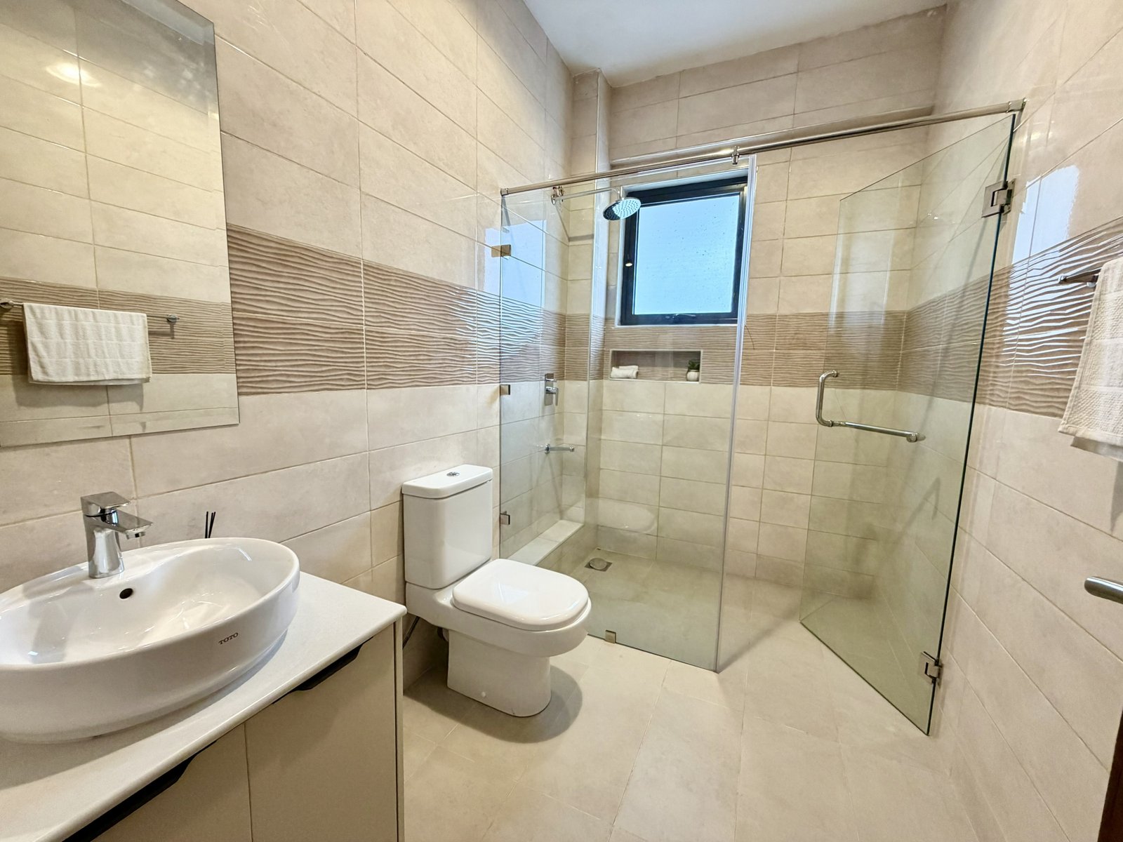 Master Bathroom Of 4 Bedrooms At Emaar Residence Apartment In Westlands