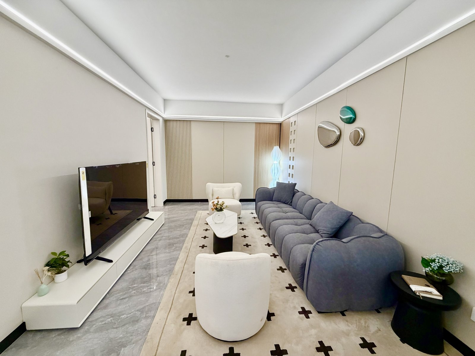 Living Room And tv Of 1 bedrooms At 1050 Apartments In Kilimani
