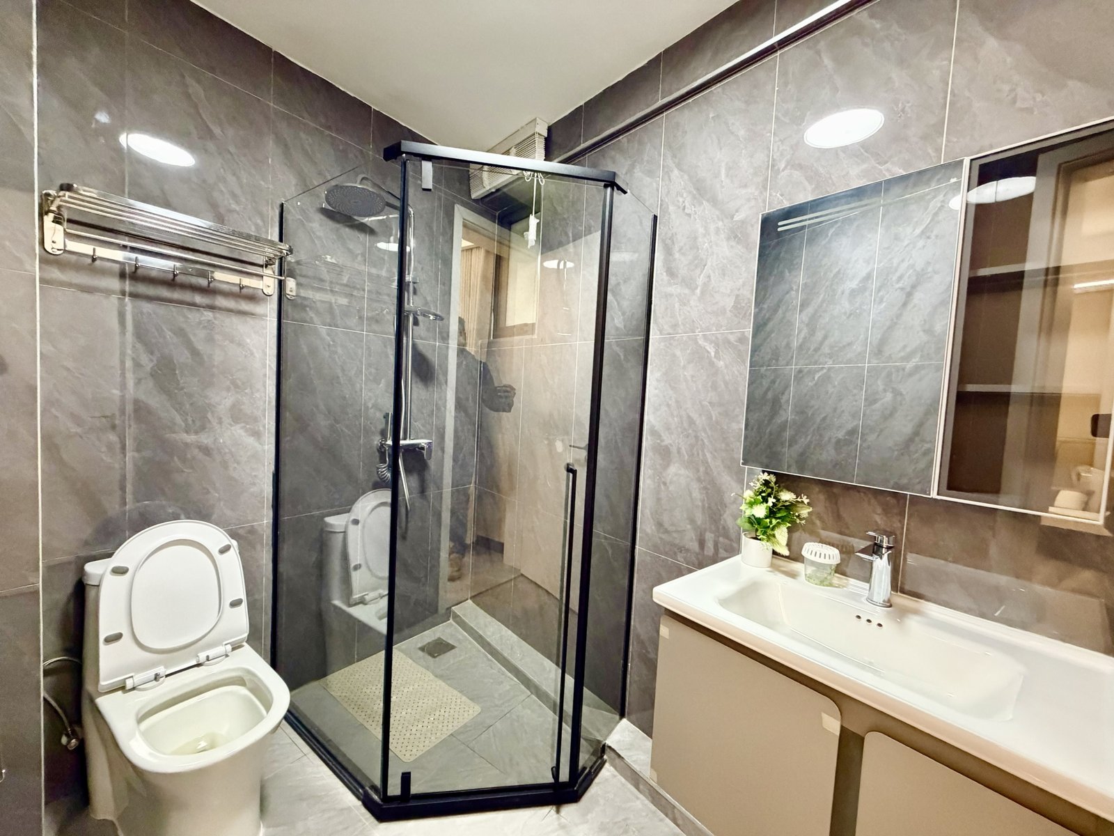 Bathroom Of 1 bedrooms At 1050 Apartments In Kilimani