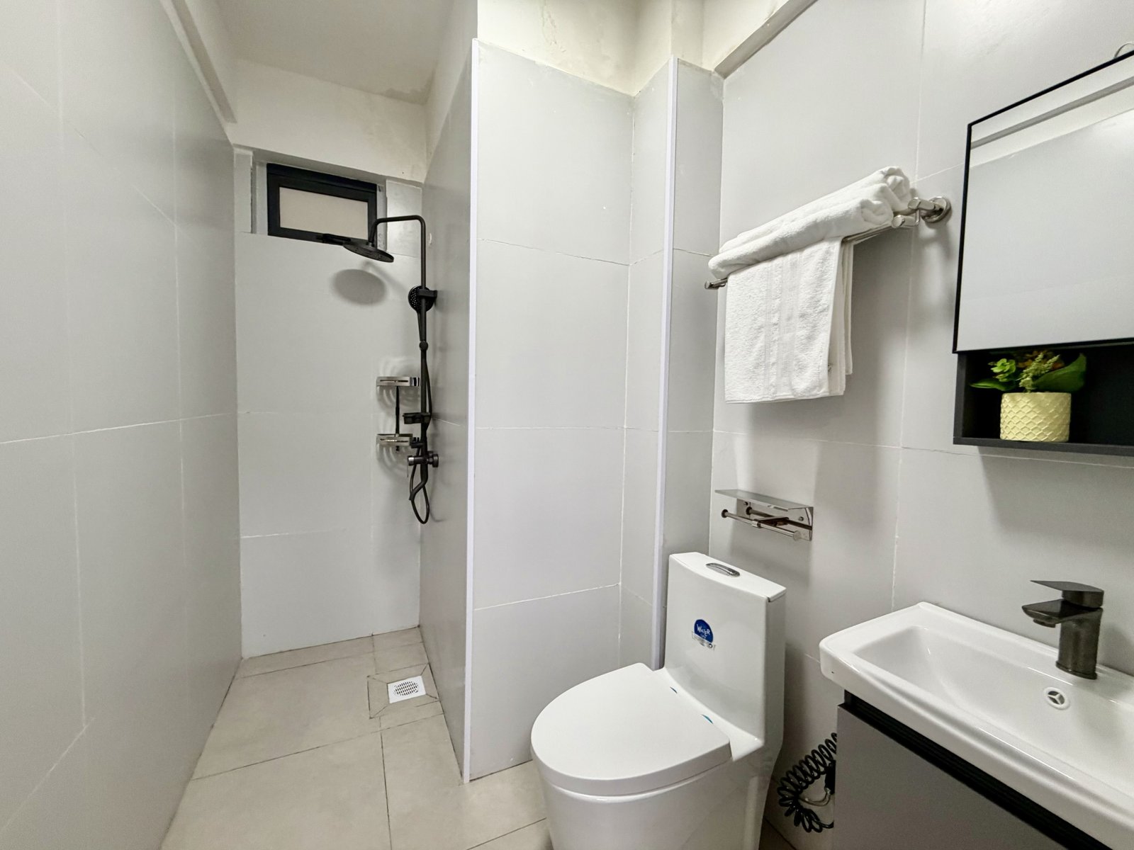 bathroom area of 1 Bedrooms At Skyline Residence Apartments In Westlands