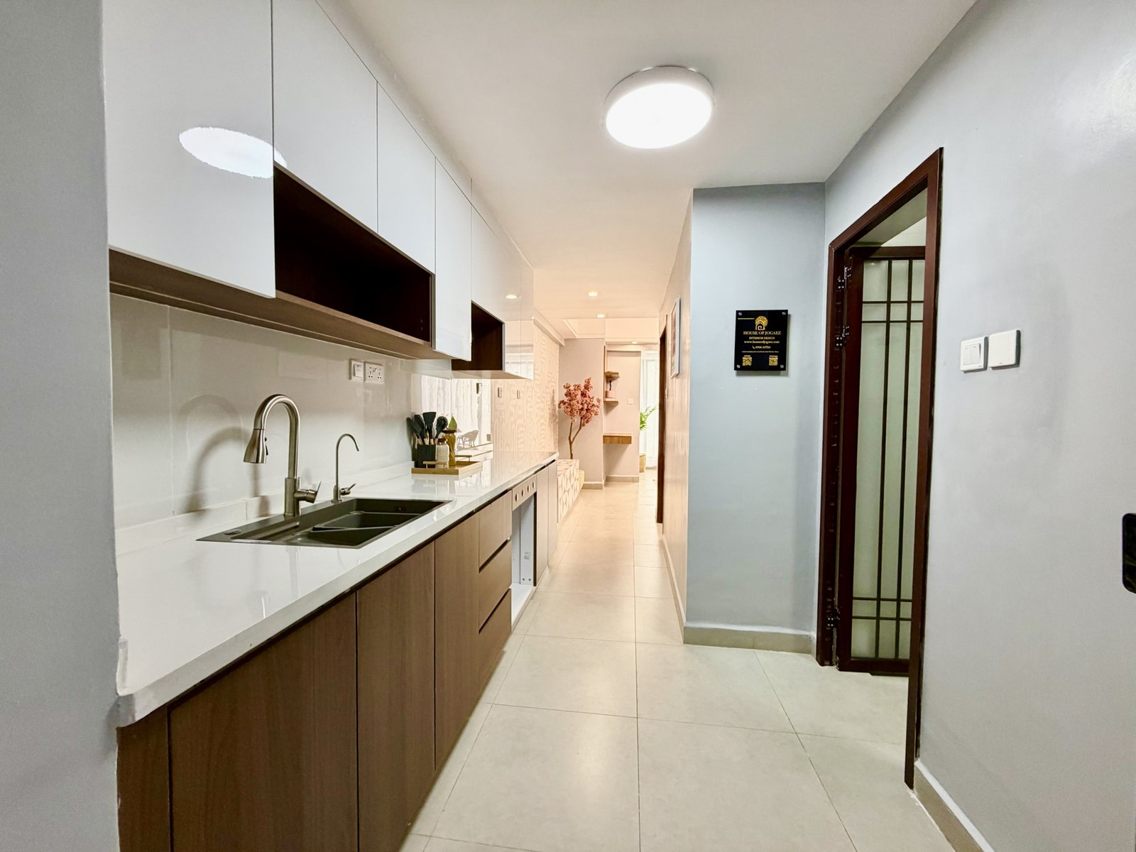 Kitchen area of 1 Bedrooms At Emerald Residences In Kilimani right side view