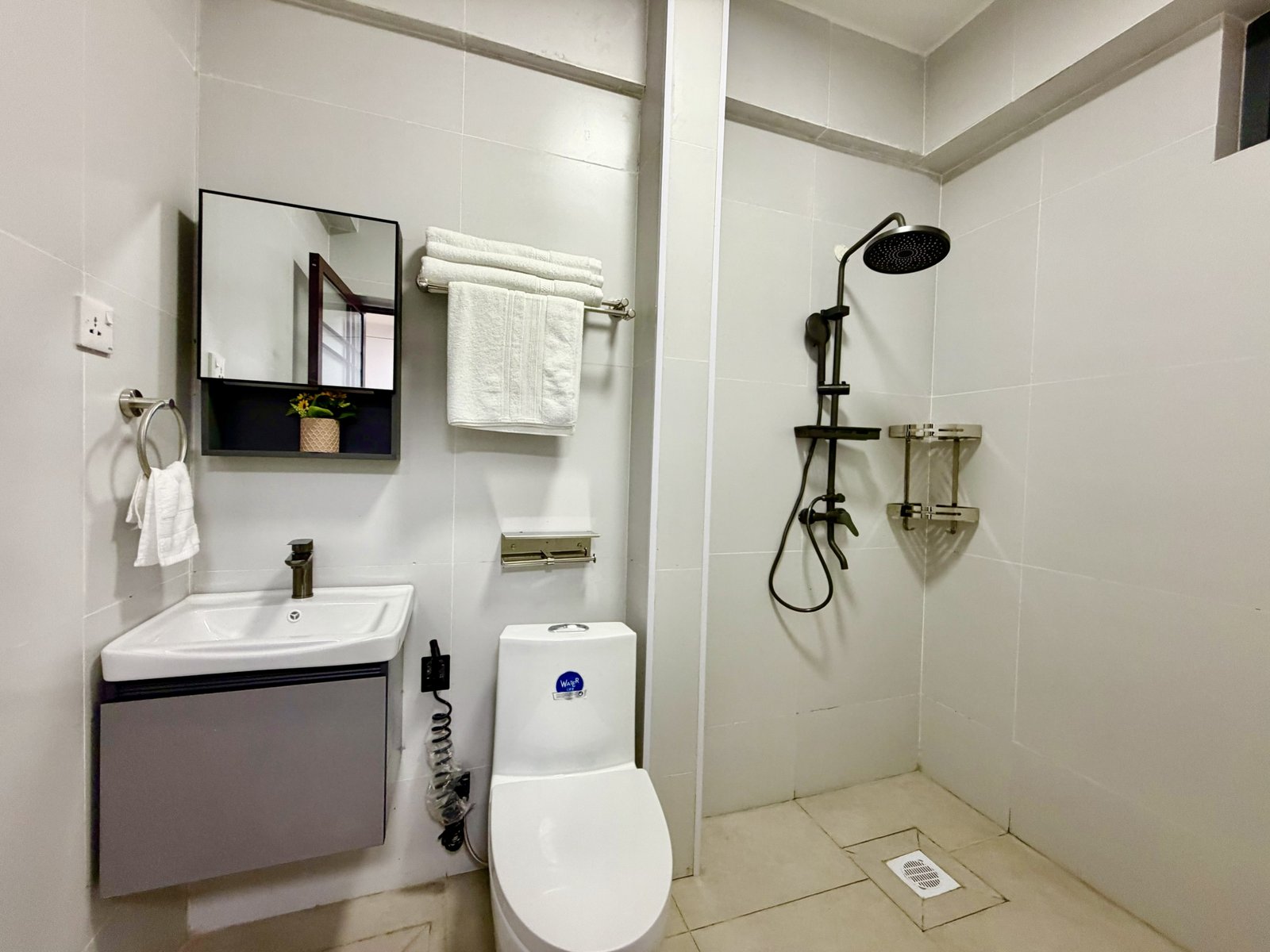 Bathroom area of 1 Bedrooms At Emerald Residences In Kilimani