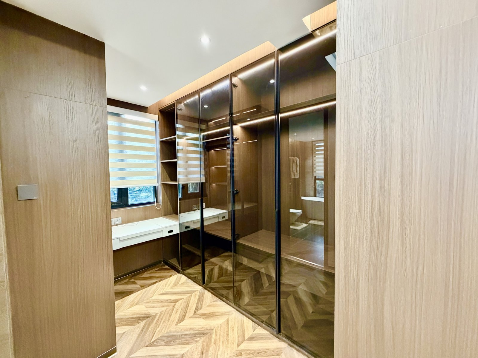 Luxurious walk in dresser of 3 Bedrooms At ONLYOU Elgeyo Apartments In Kilimani