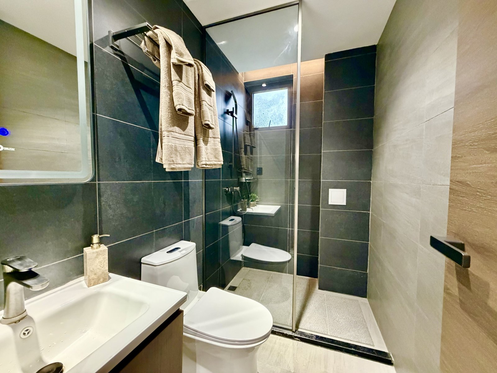 Bathroom area of 3 Bedrooms At ONLYOU Elgeyo Apartments In Kilimani