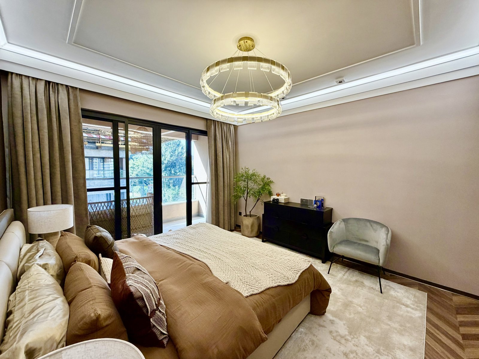 Master bedroom area of 4 Bedrooms At ONLYOU Elgeyo Apartments In Kilimani
