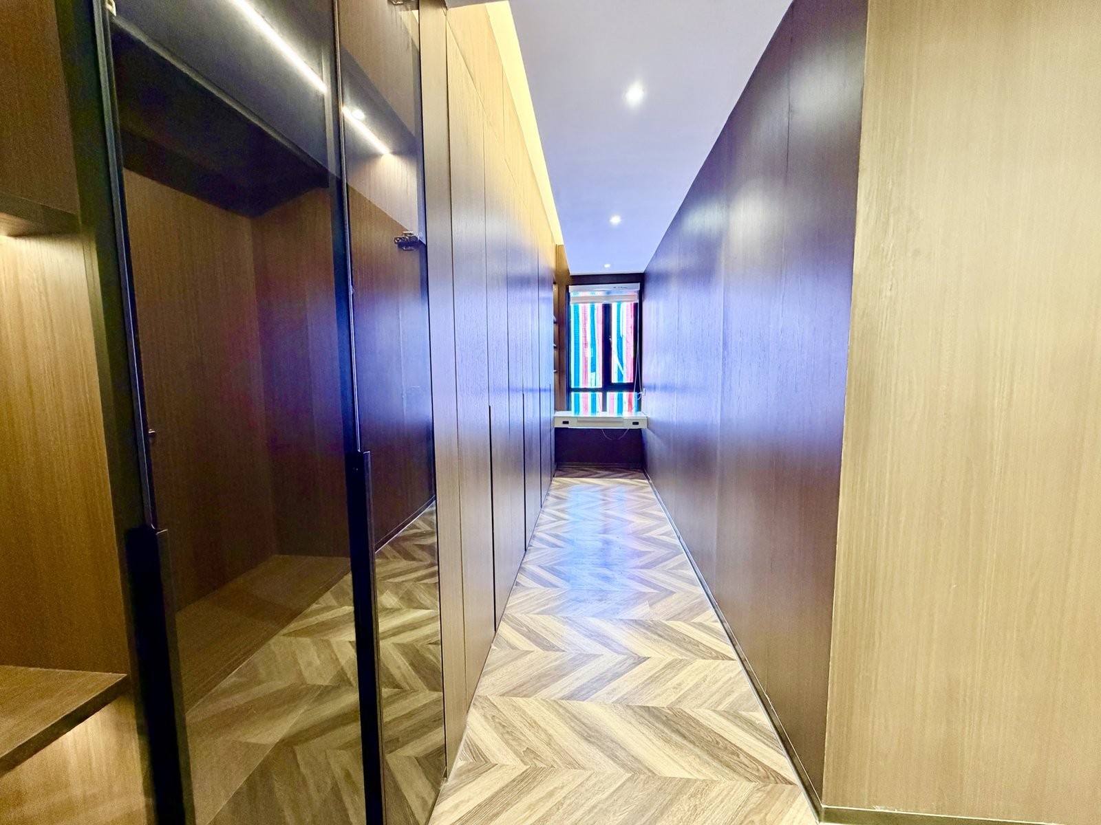 Walk in closet area of 4 Bedrooms At ONLYOU Elgeyo Apartments In Kilimani