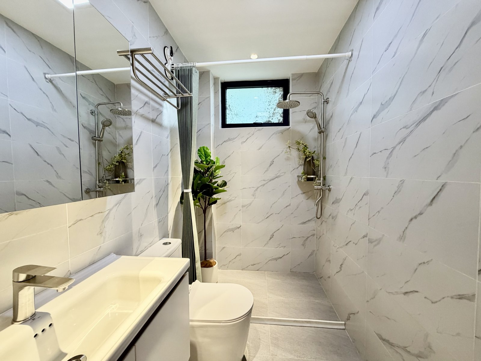 Bedroom bathroom Of 3 bedrooms at Himalaya Horizon Apartments In Westlands