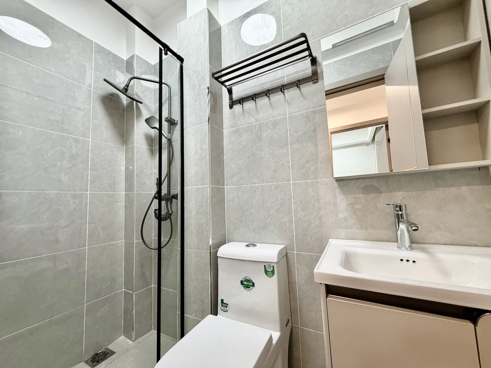 bathroom of 2 Bedrooms At Citi Rise Residency In Westlands