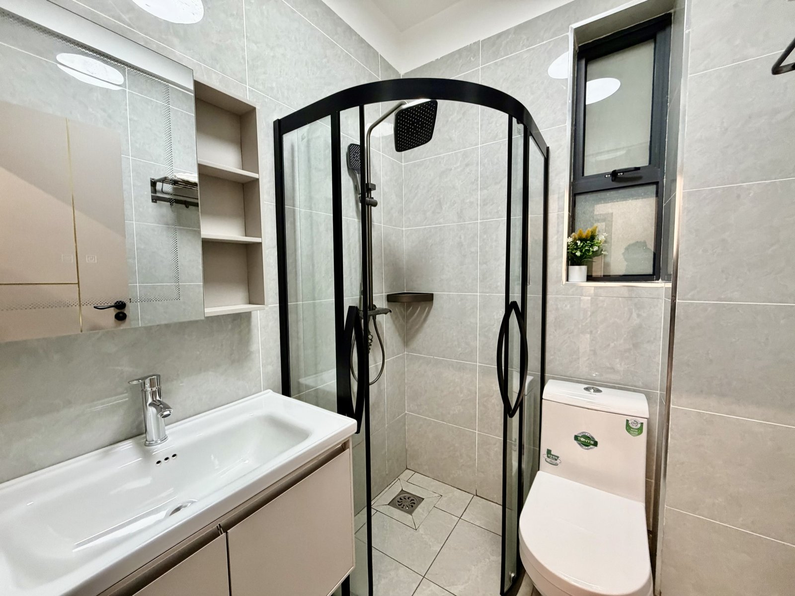 master bathroom of 2 Bedrooms At Citi Rise Residency In Westlands