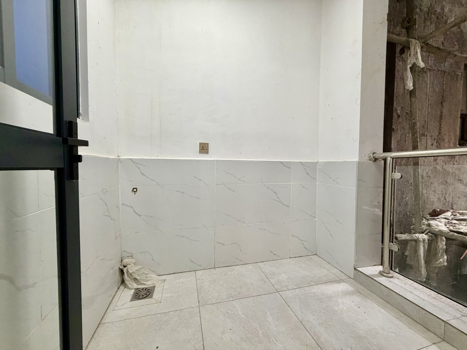 washing area of 3 Bedrooms At Citi Rise Residency In Westlands