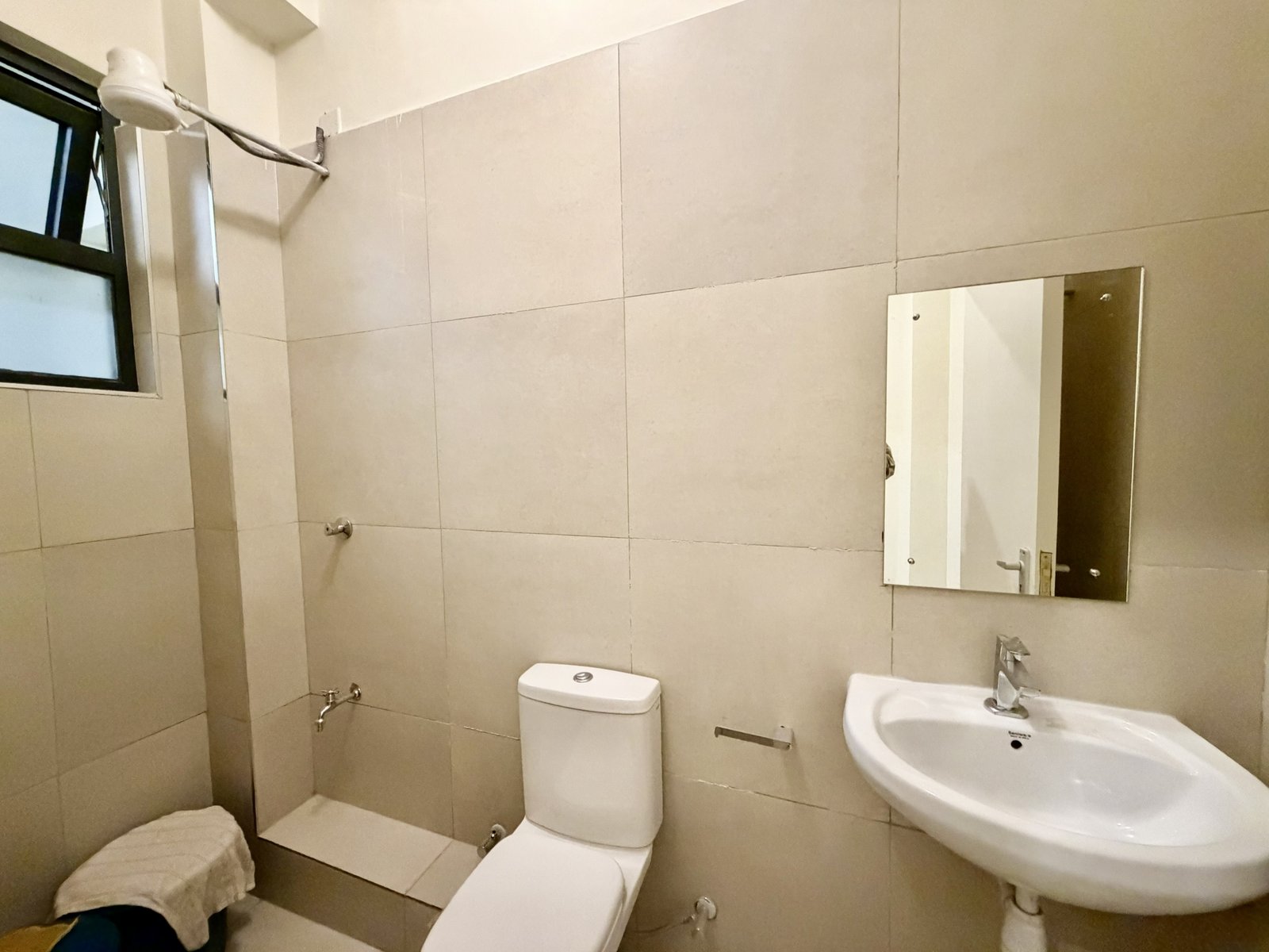 bathroom of 4 bedrooms at Beacon By Synina In kileleshwa
