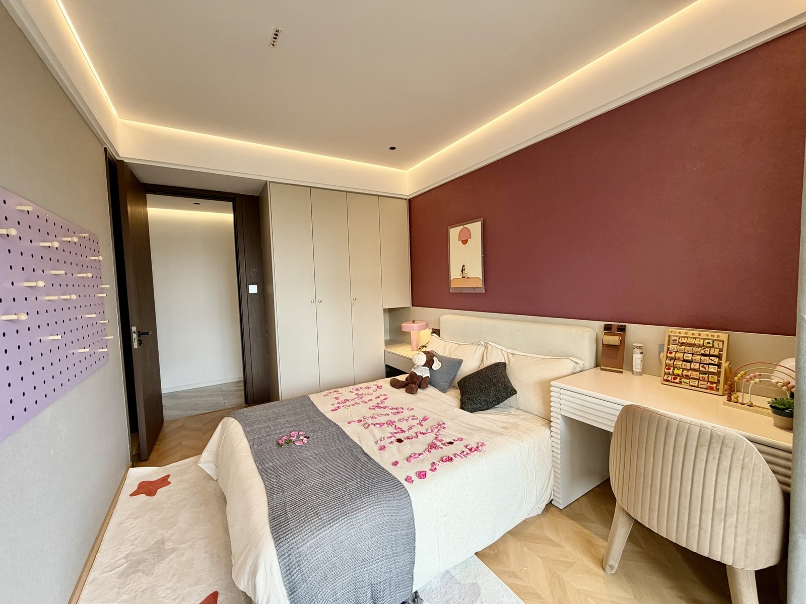 elegant bedroom side view at Amani Residence Apartments In Westlands